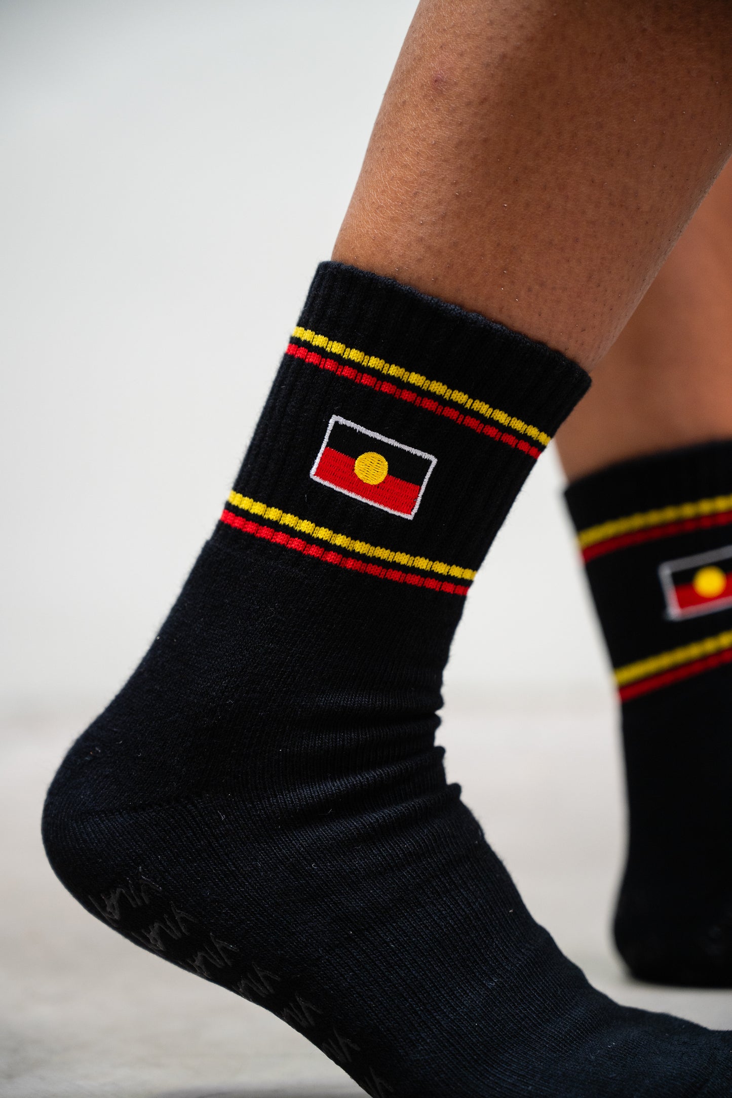 Aboriginal - Socks Black Grip Unisex